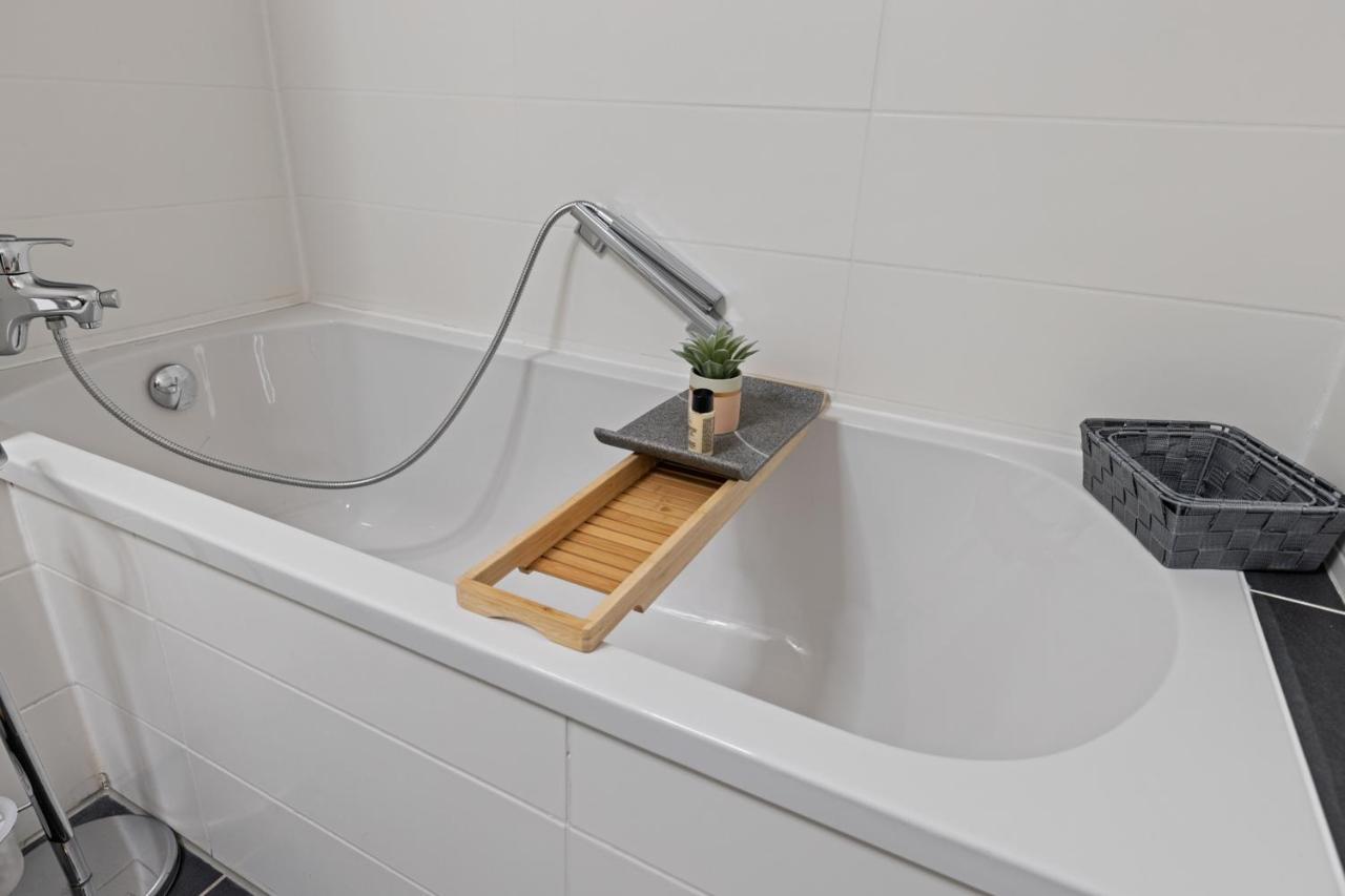 Apartament BRIGHT: The PENTHOUSE - Jacuzzi - BBQ - Parkplatz/Parking Augsburg Zewnętrze zdjęcie