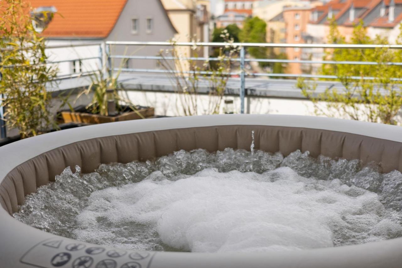 Apartament BRIGHT: The PENTHOUSE - Jacuzzi - BBQ - Parkplatz/Parking Augsburg Zewnętrze zdjęcie